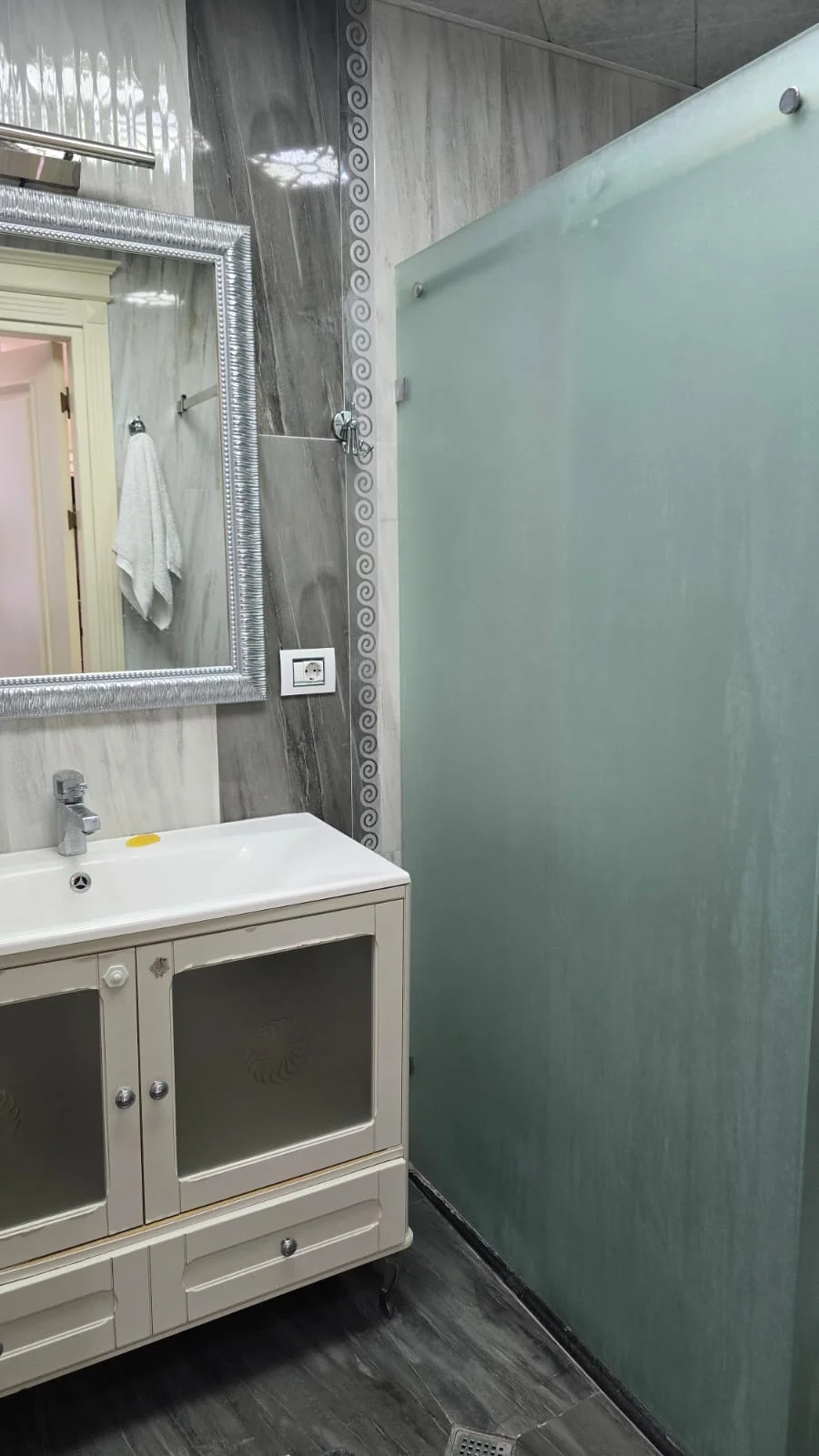 Kirayə 3 otaqlı Mənzil 132 m² Xətai r.