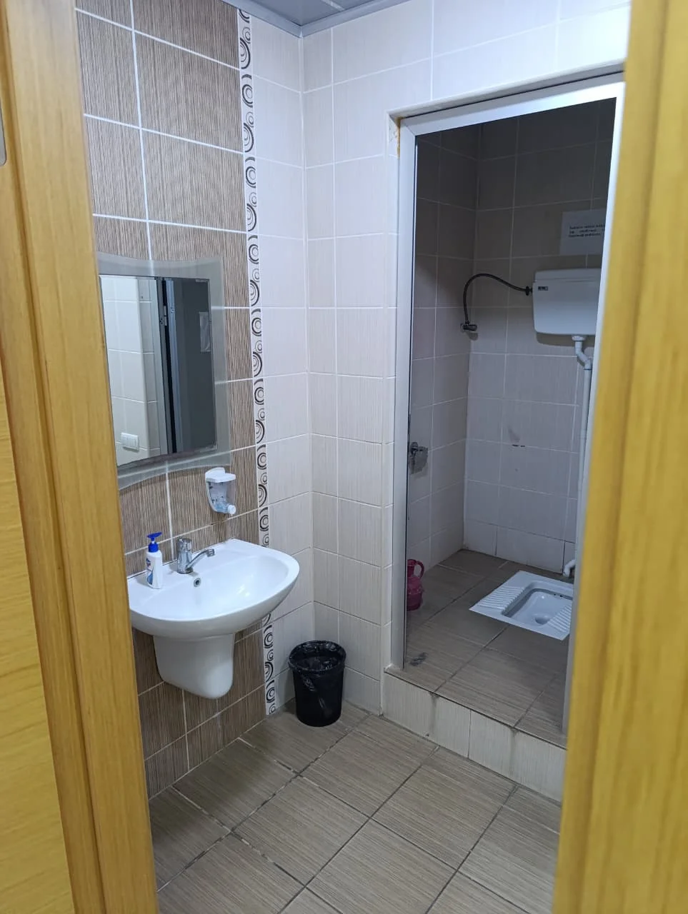 İcarəyə verilir 7 otaqlı ofis 301 m