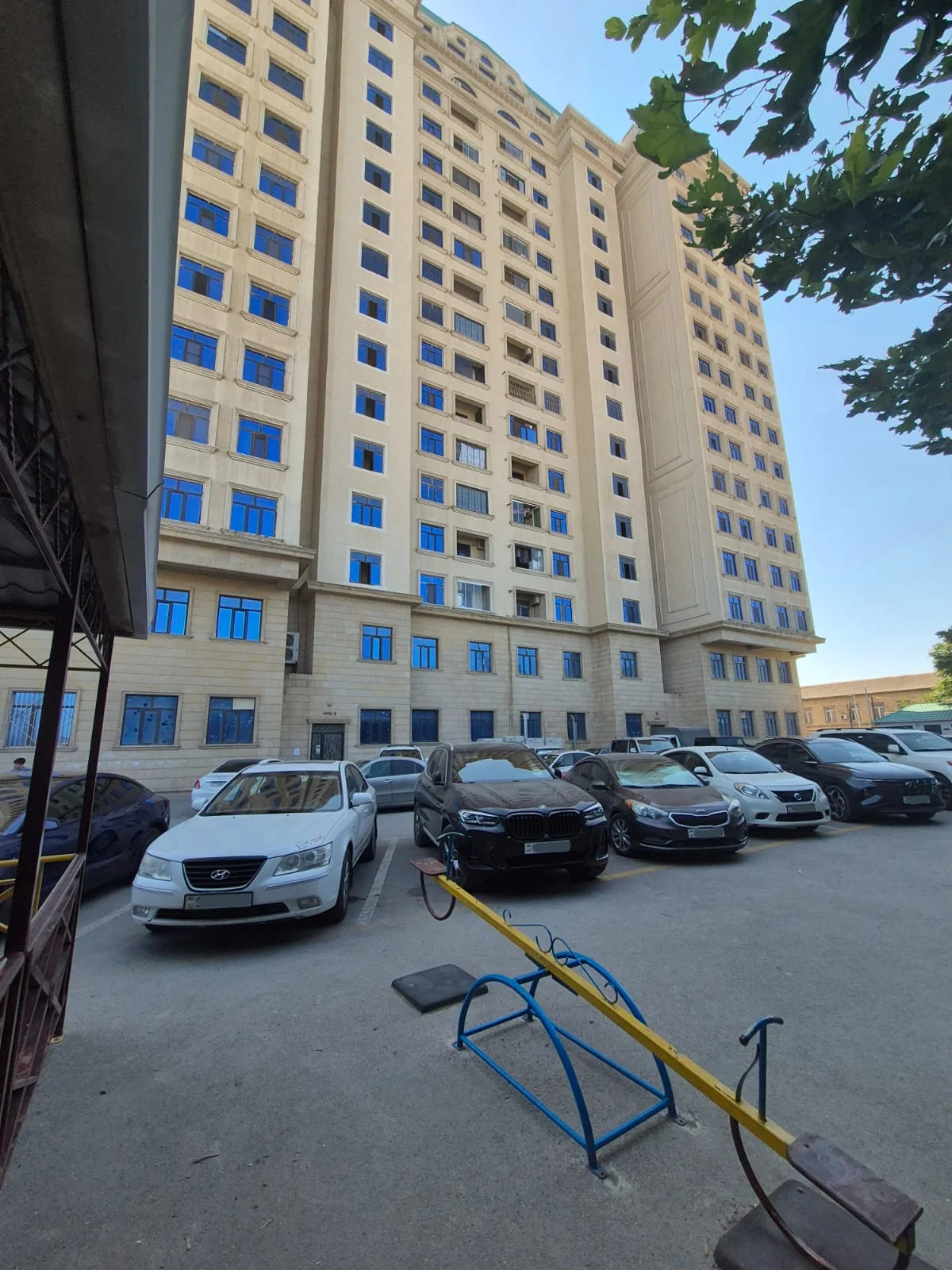 Nərimanov 3 otaq mənzil satılır