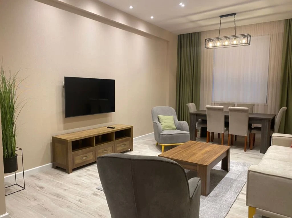 Kirayə 3 otaqlı Mənzil 120 m² Yasamal r.