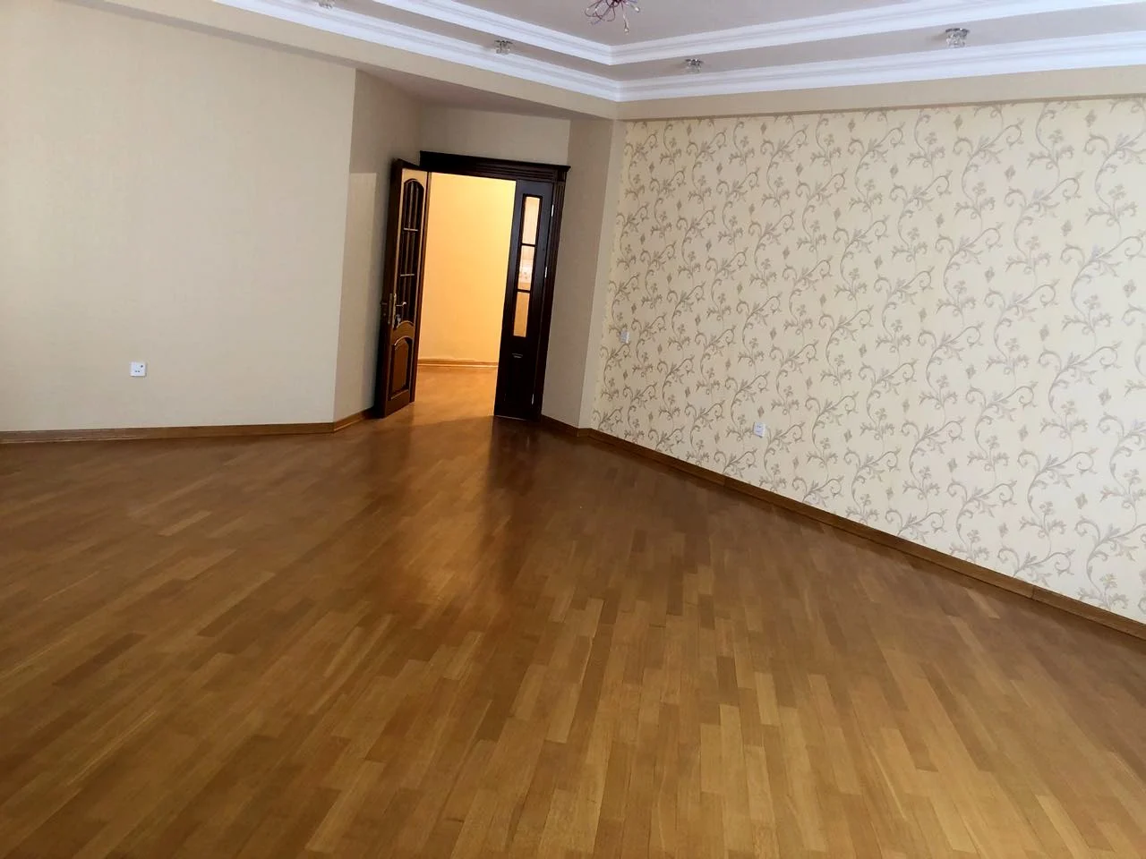 Kirayə 3 otaqlı Mənzil 150 m² Yasamal r. Elmlər Akademiyası m. – şəkil 2