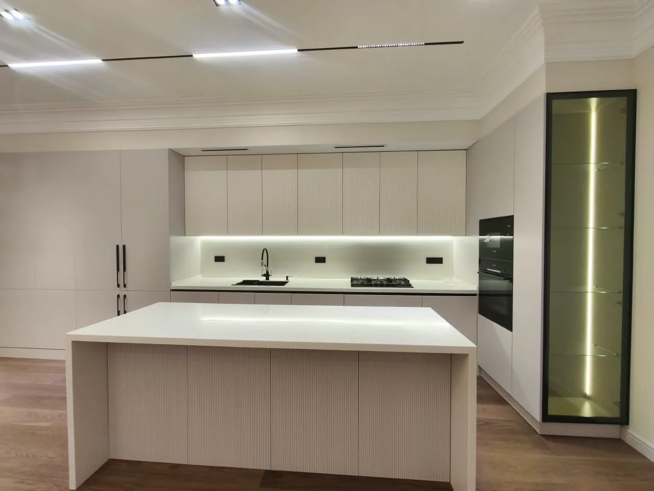 Kirayə 4 otaqlı Mənzil 180 m² Nəsimi r. – şəkil 2