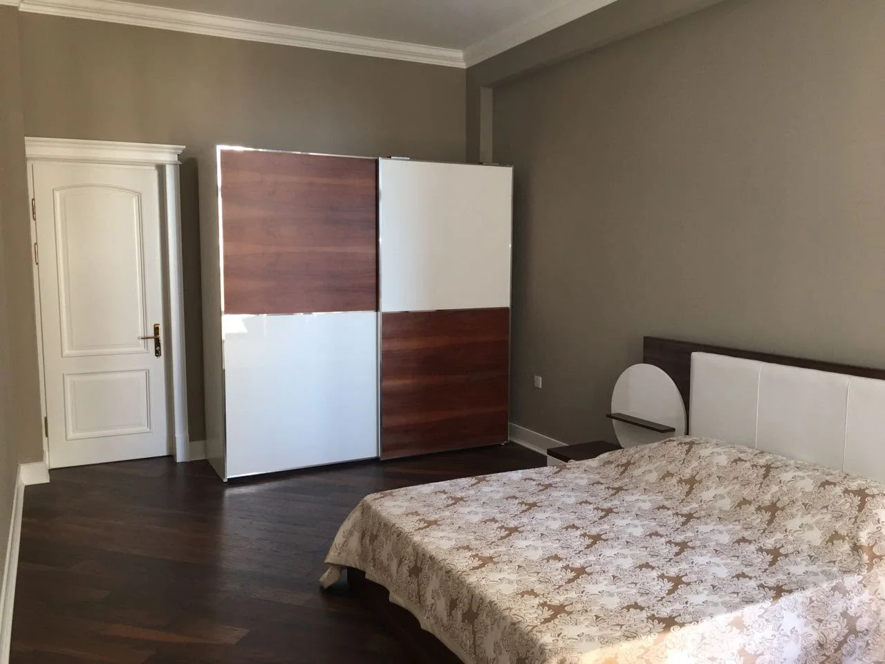 Kirayə 3 otaqlı Mənzil 165 m² Nəsimi r.