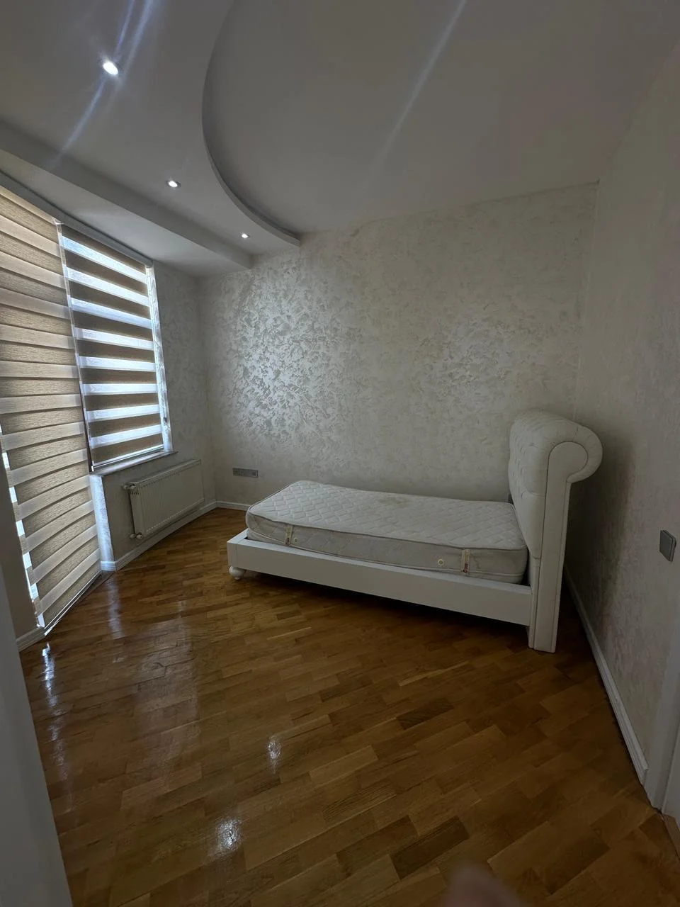 Kirayə 5 otaqlı Mənzil 245 m² Nəsimi r.