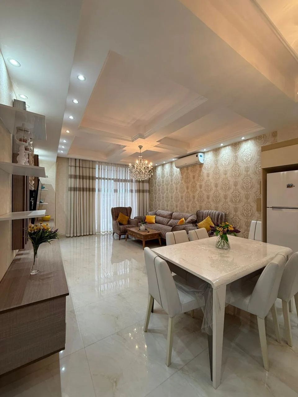 Kirayə 3 otaqlı Mənzil 100 m² Xətai r.