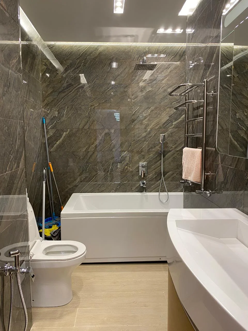 Kirayə 2 otaqlı Mənzil 106 m² Yasamal r.
