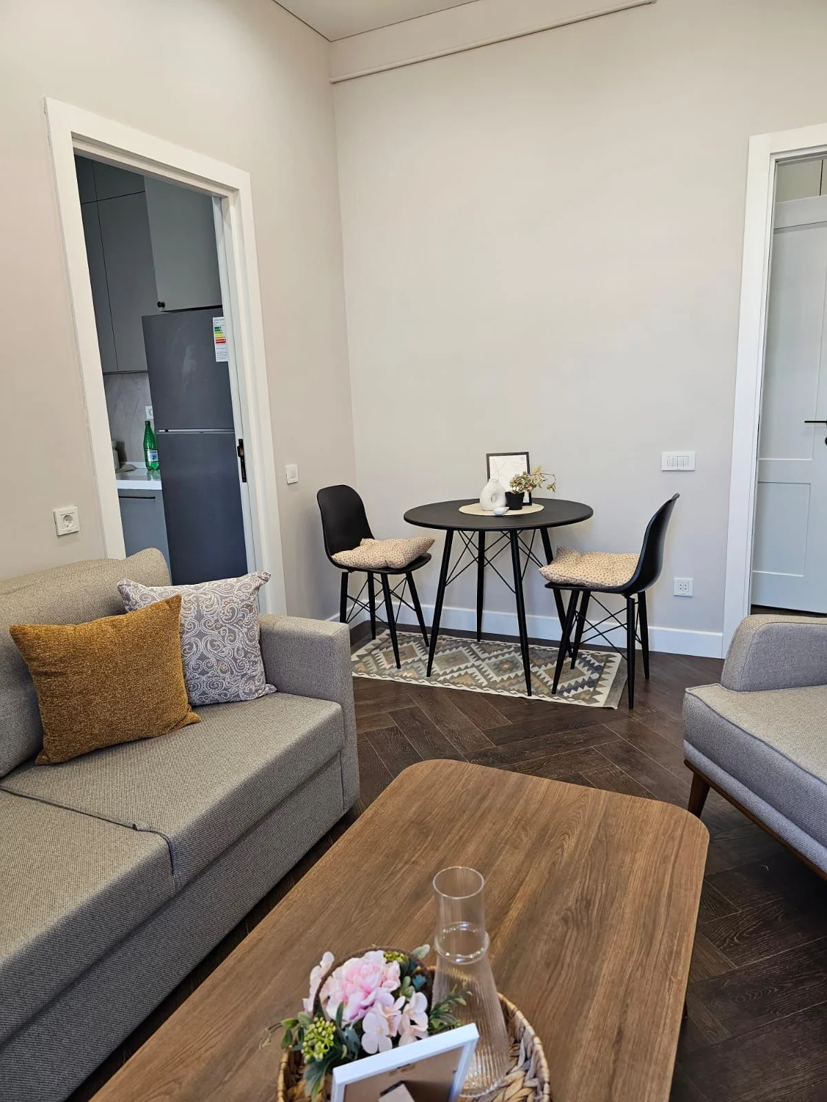 Kirayə 2 otaqlı Mənzil 70 m² Xətai r.