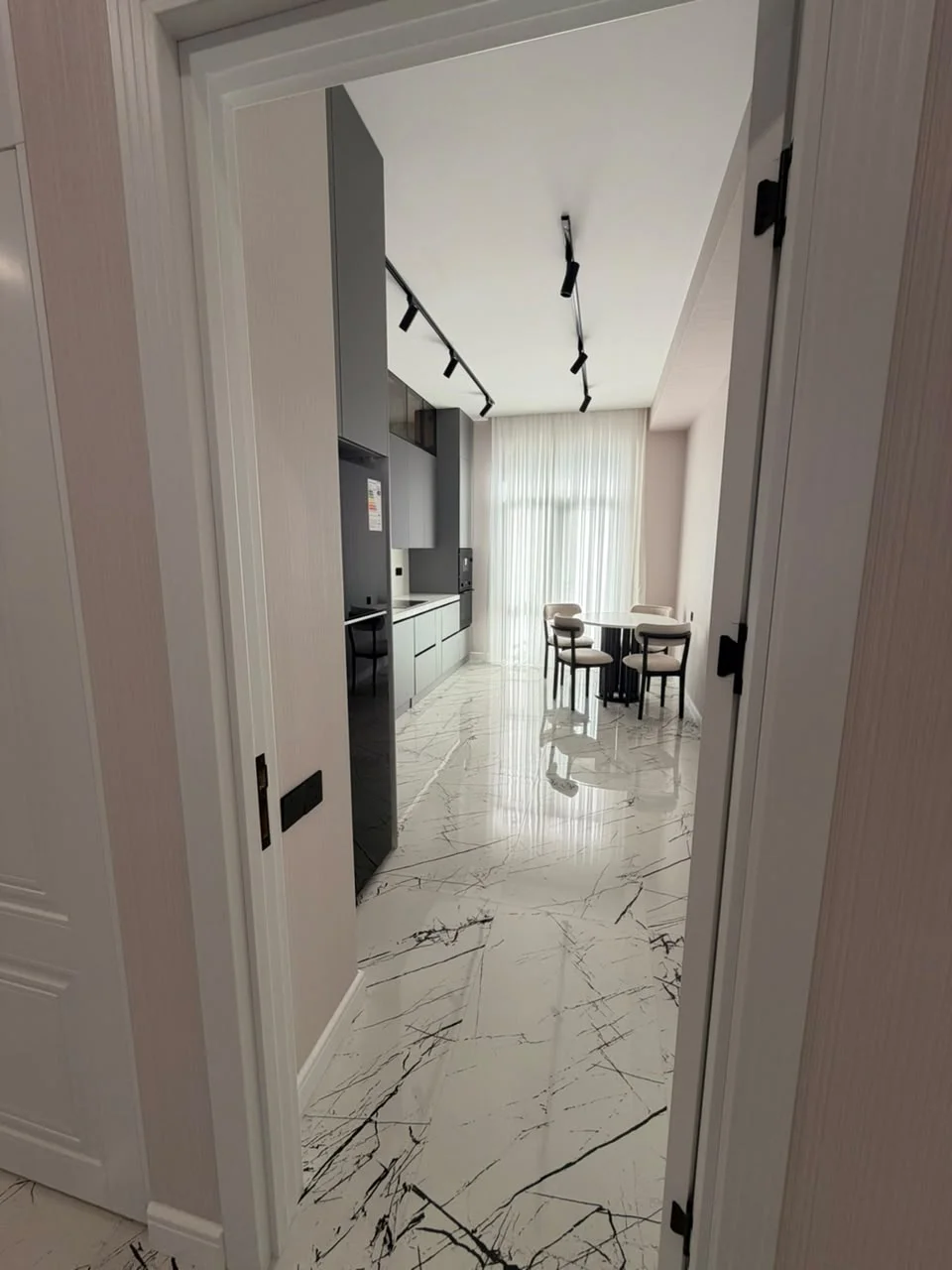 Kirayə 3 otaqlı Mənzil 158 m² Xətai r.