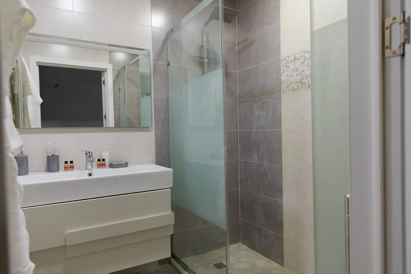 Kirayə 4 otaqlı Mənzil 100 m² Nəsimi r.