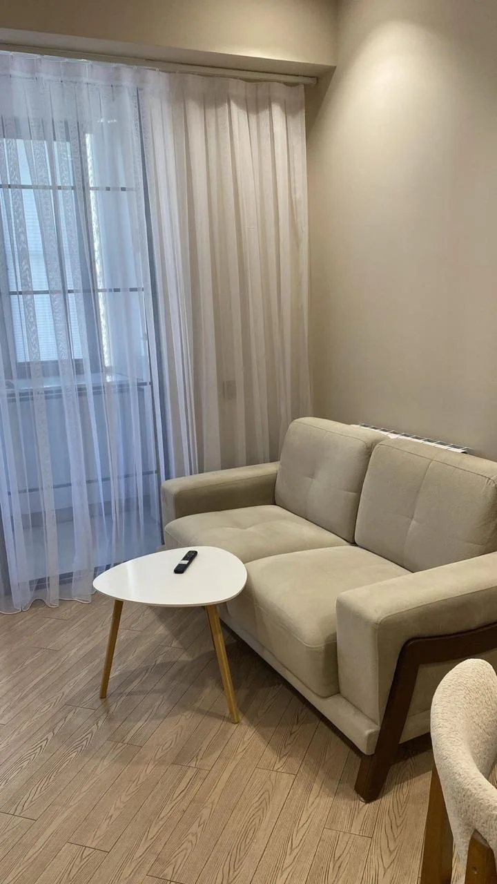 Kirayə 2 otaqlı Mənzil 75 m² Xətai r.