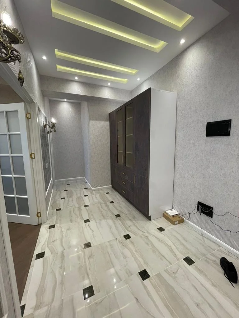 Kirayə 2 otaqlı Mənzil 85 m² Xətai r.