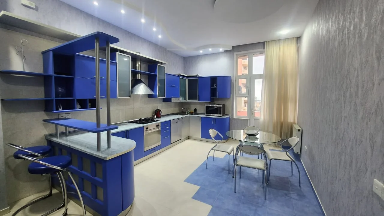 Kirayə 5 otaqlı Mənzil 220 m² Nərimanov r. Gənclik m. – şəkil 13