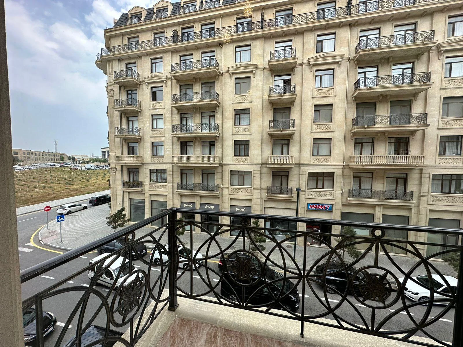 Kirayə 2 otaqlı Mənzil 95 m² Xətai r. Ağ şəhər q. – şəkil 11