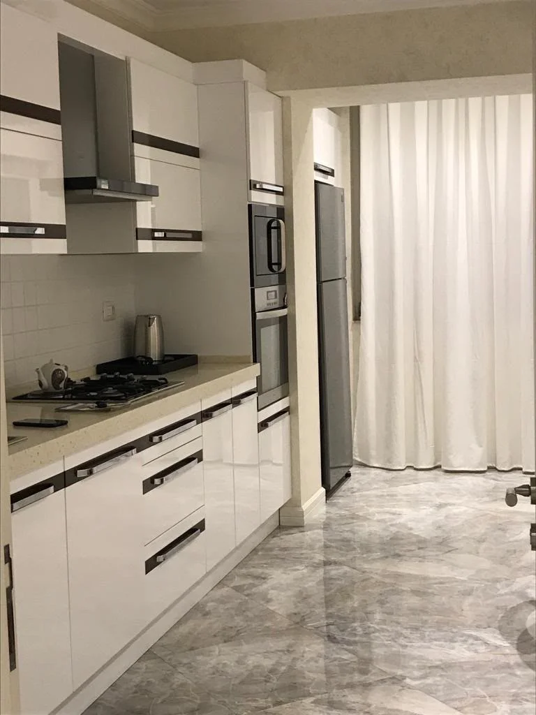 Kirayə 3 otaqlı Mənzil 105 m² Səbail r.