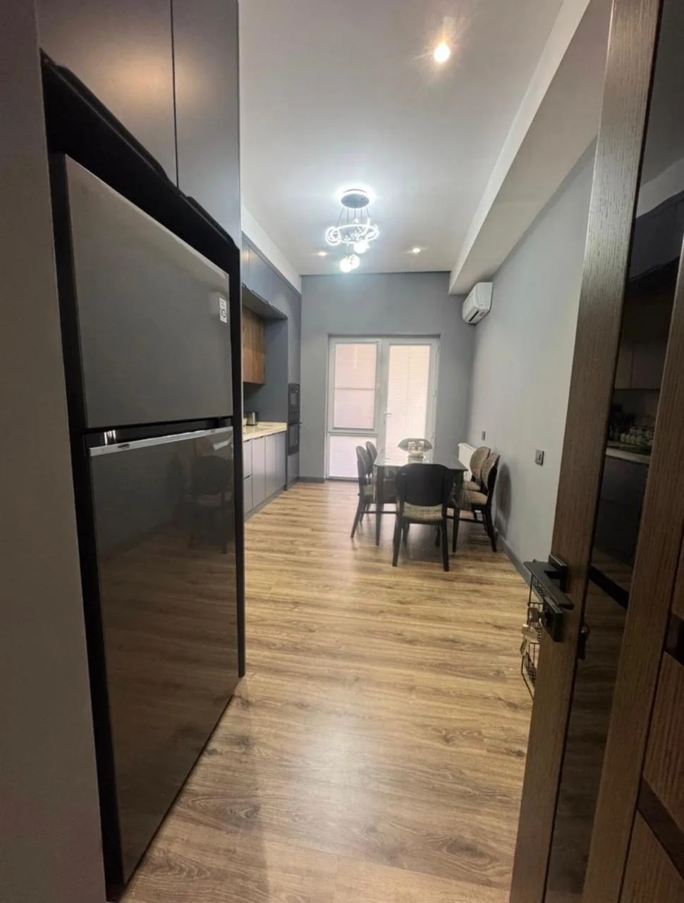 Kirayə 3 otaqlı Mənzil 140 m² Xətai r.