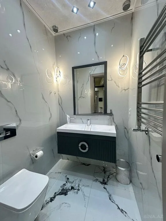 Kirayə 3 otaqlı Mənzil 140 m² Xətai r.