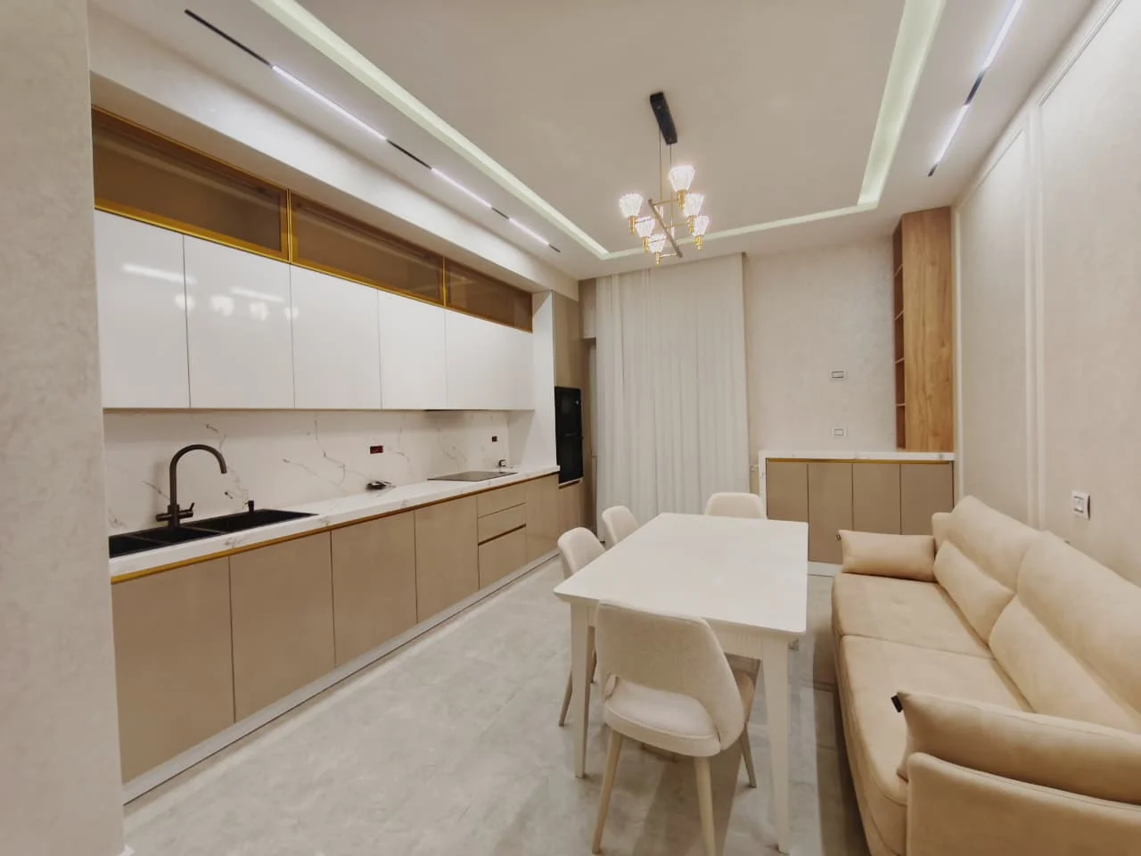 Kirayə 3 otaqlı Mənzil 140 m² Xətai r.