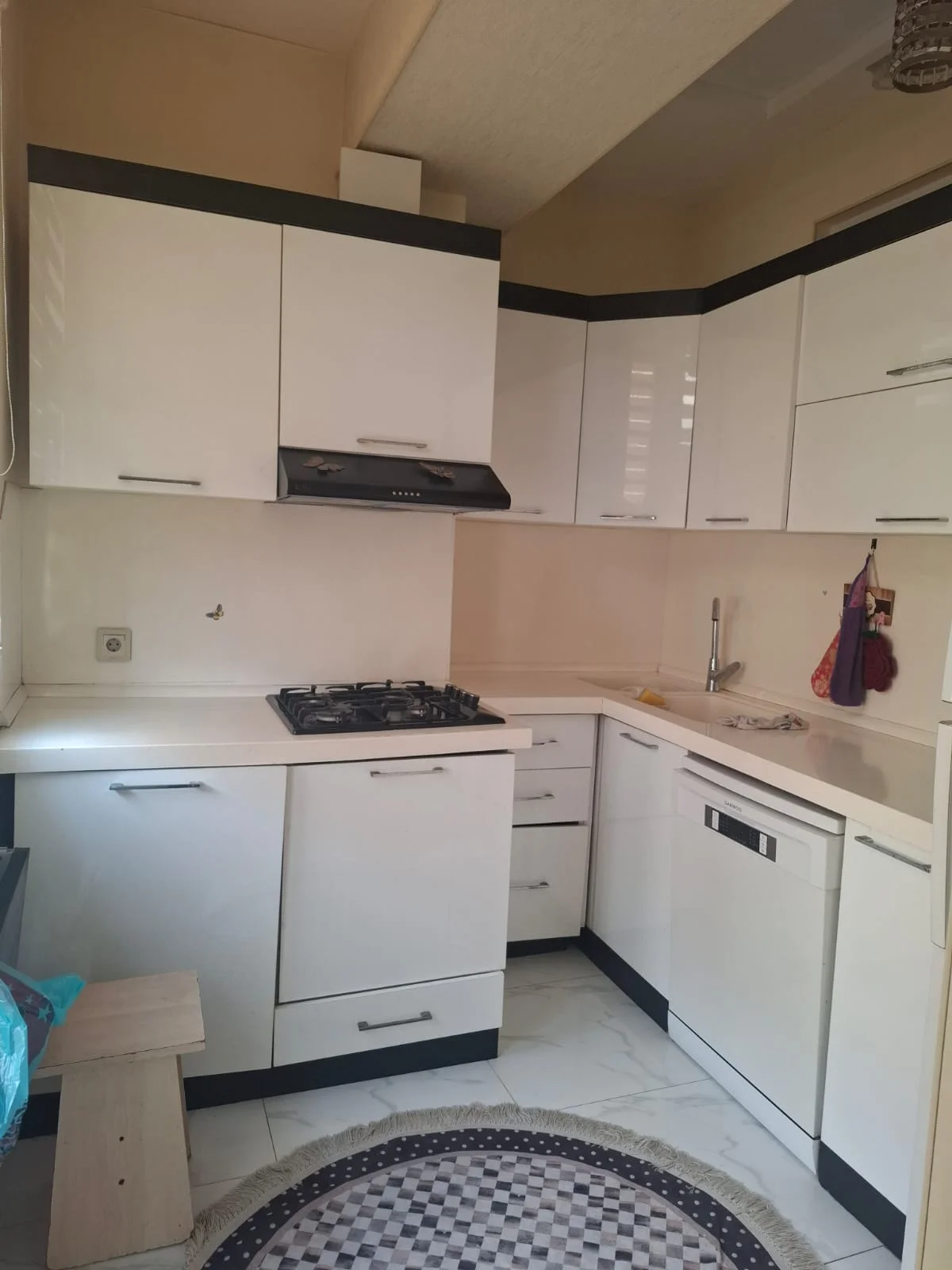 Kirayə 3 otaqlı Mənzil 85 m² Xətai r.