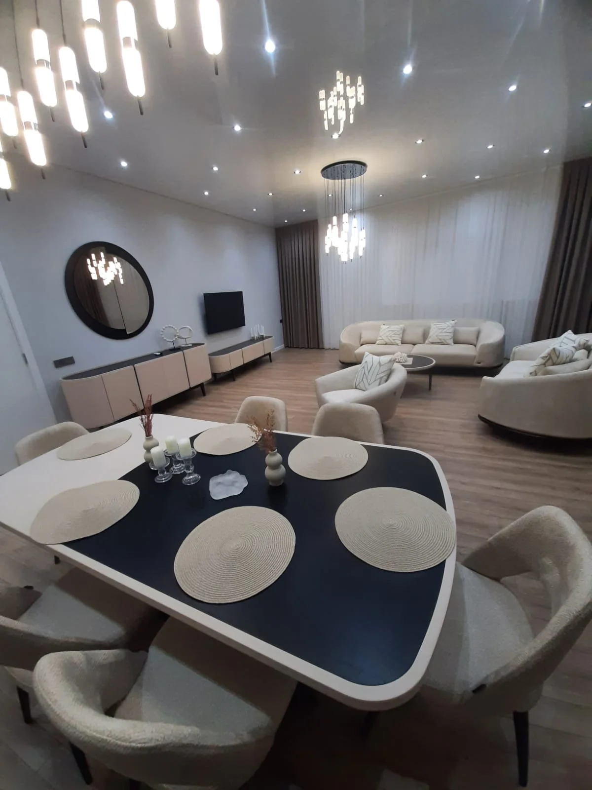 Kirayə 4 otaqlı Mənzil 200 m² Bakı – şəkil 1