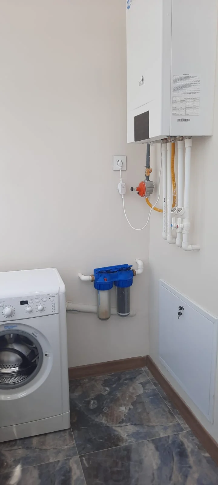 Kirayə 4 otaqlı Mənzil 100 m² Səbail r.