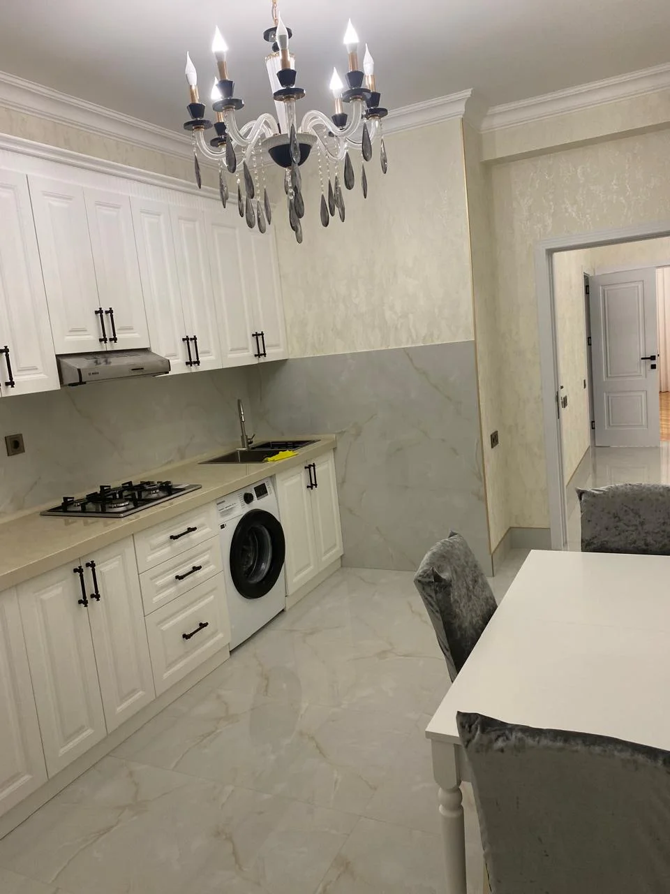 Kirayə 3 otaqlı Mənzil 135 m² Xətai r. – şəkil 2