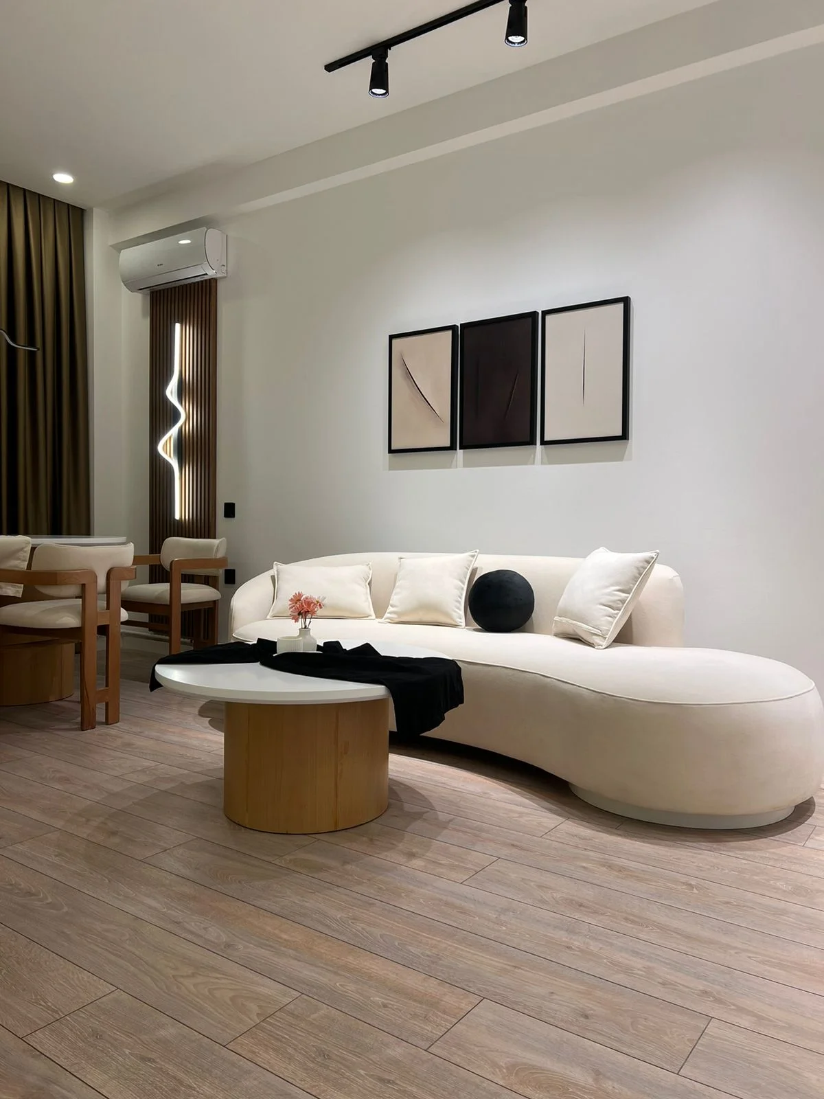 Kirayə 3 otaqlı Mənzil 116 m² Xətai r.