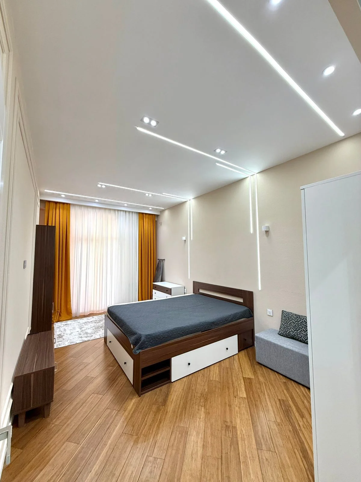 Kirayə 2 otaqlı Mənzil 77 m² Nərimanov r.