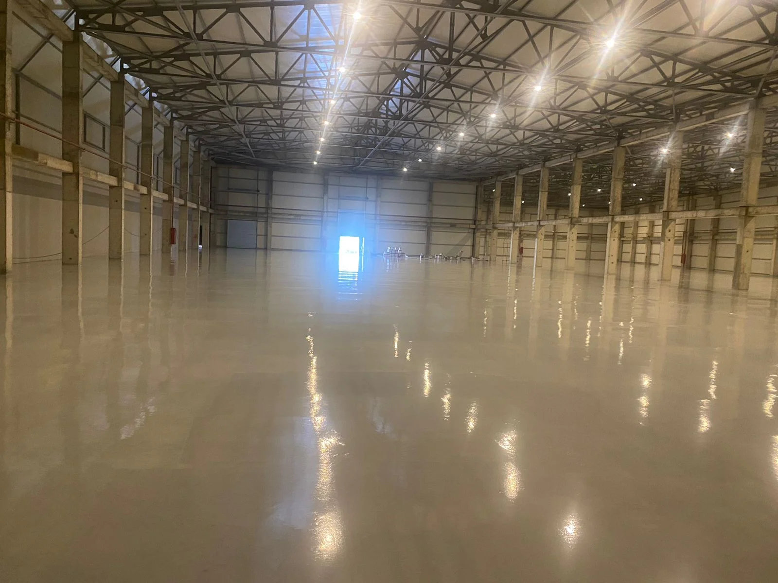Kirayə Anbar 1400 m² Binəqədi r.