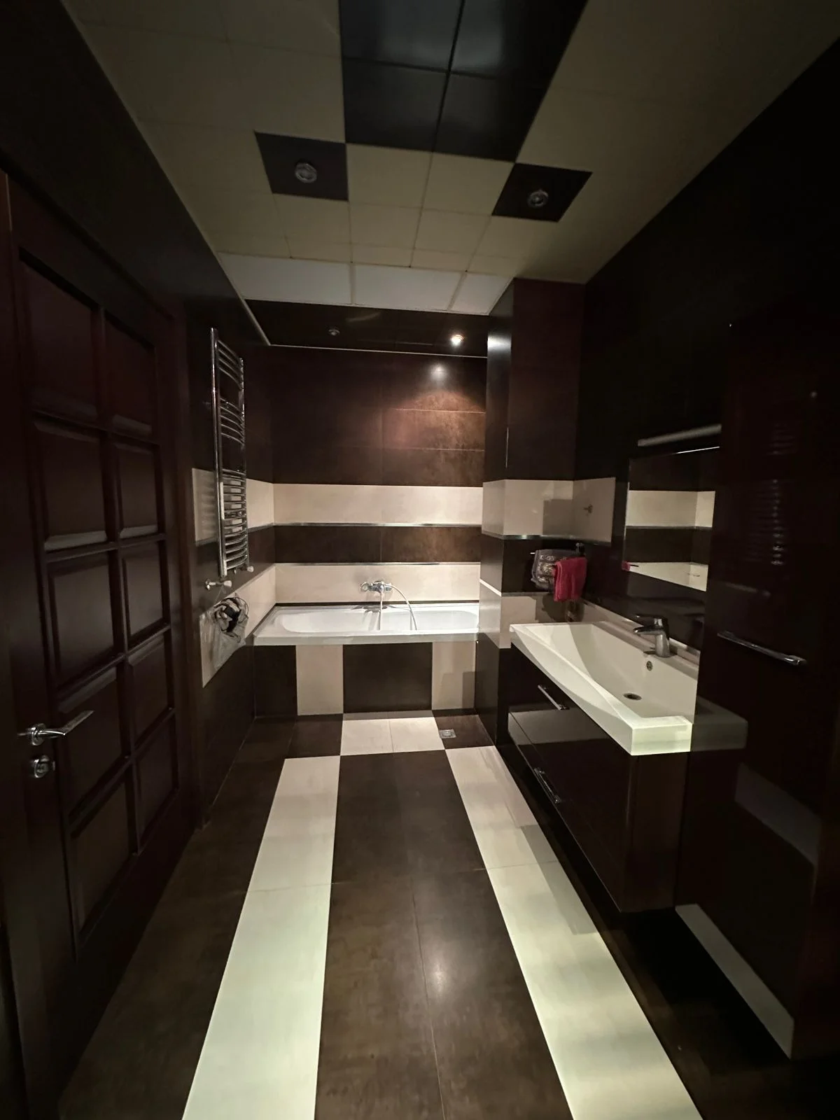 Kirayə 3 otaqlı Mənzil 160 m² Nəsimi r.