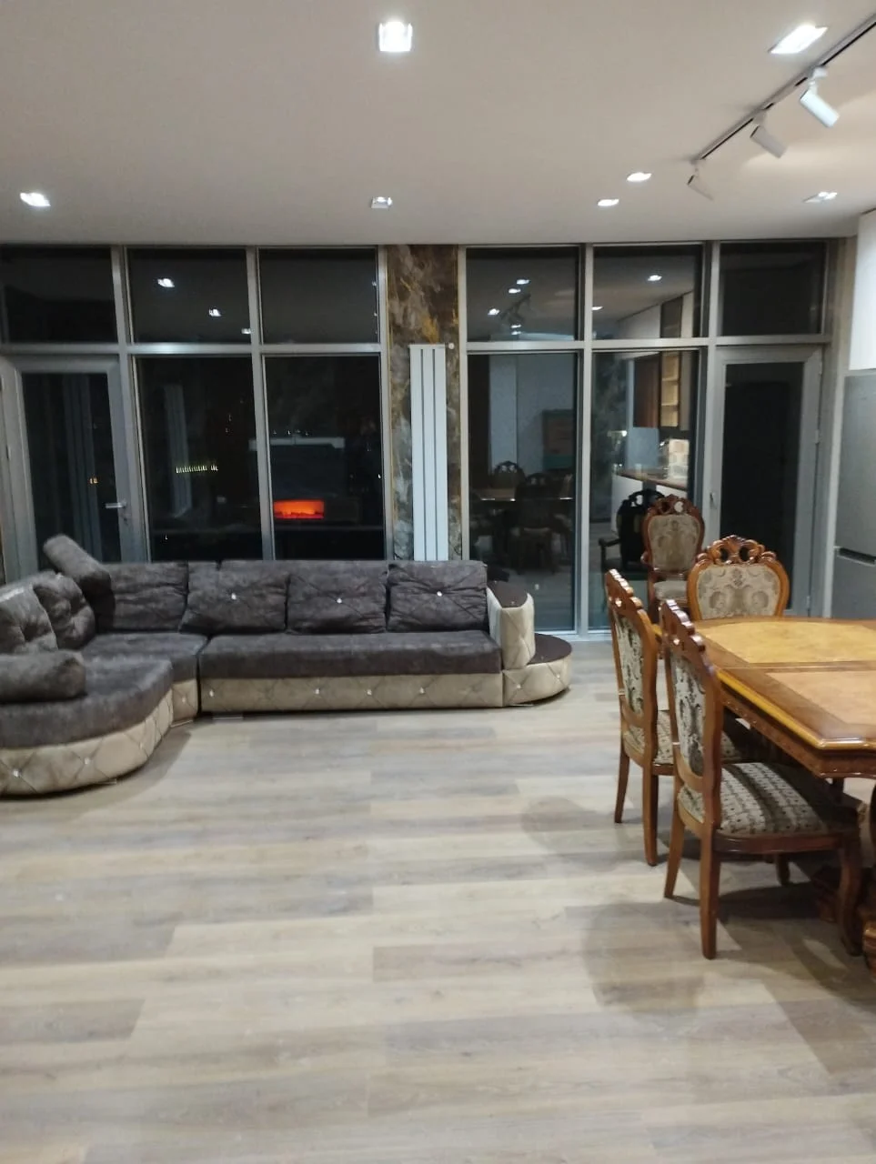 Kirayə 3 otaqlı Mənzil 150 m² Yasamal r.