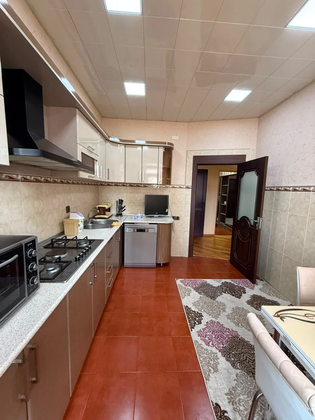 Kirayə 3 otaqlı Mənzil 125 m² Nəsimi r.