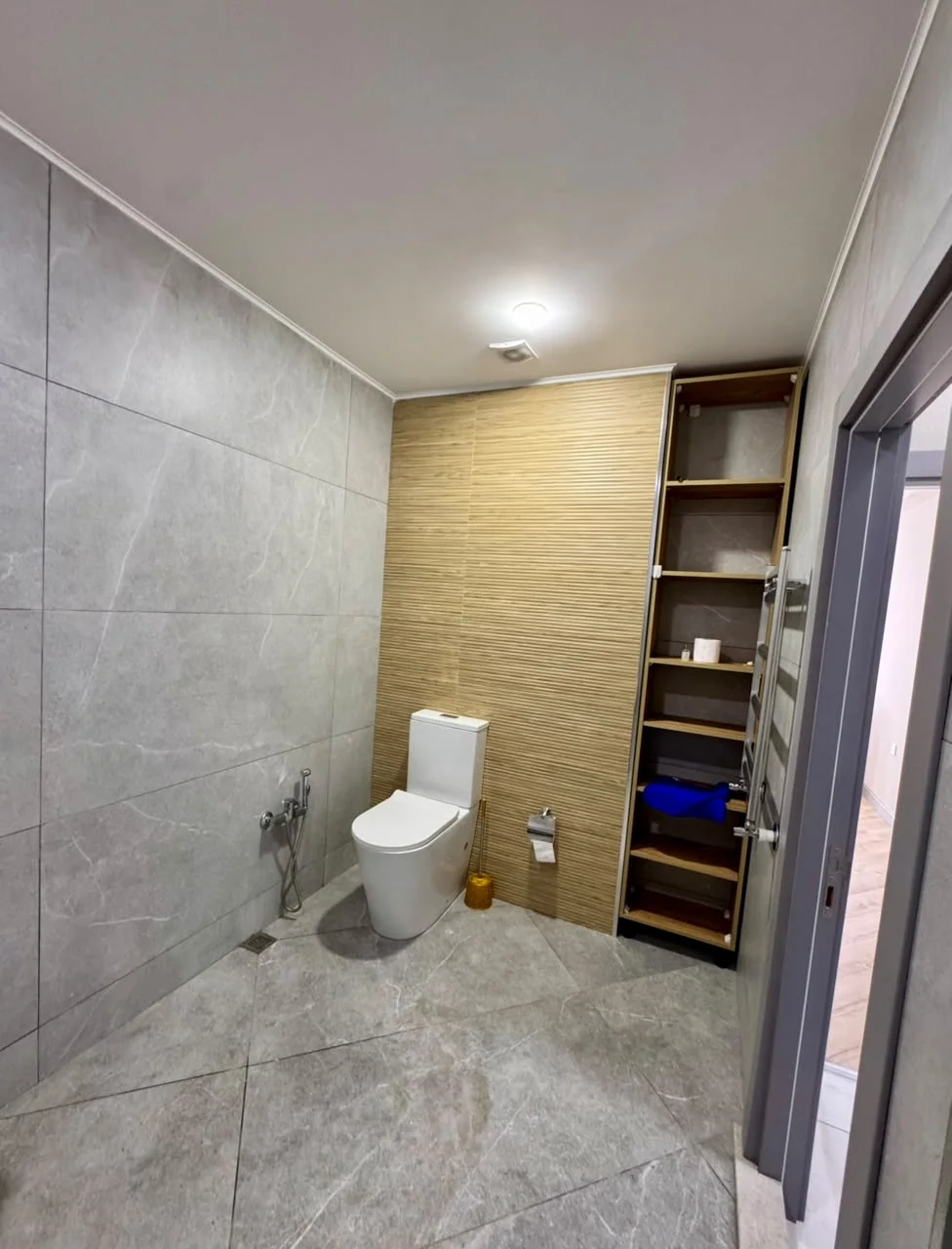 Kirayə 2 otaqlı Mənzil 68 m² Binəqədi r.