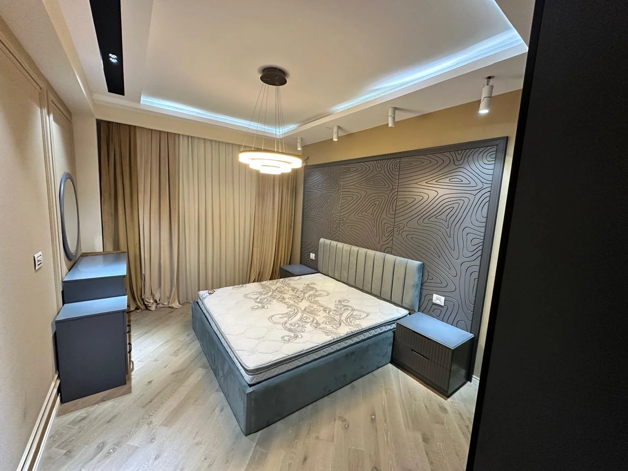 Kirayə 2 otaqlı Mənzil 95 m² Xətai r.