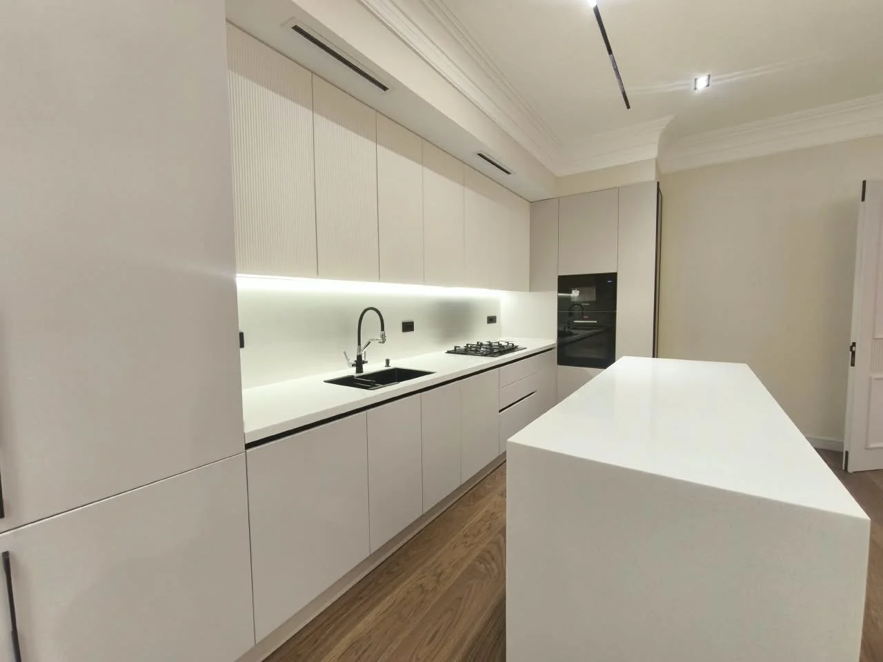 Kirayə 4 otaqlı Mənzil 180 m² Nəsimi r. – şəkil 8