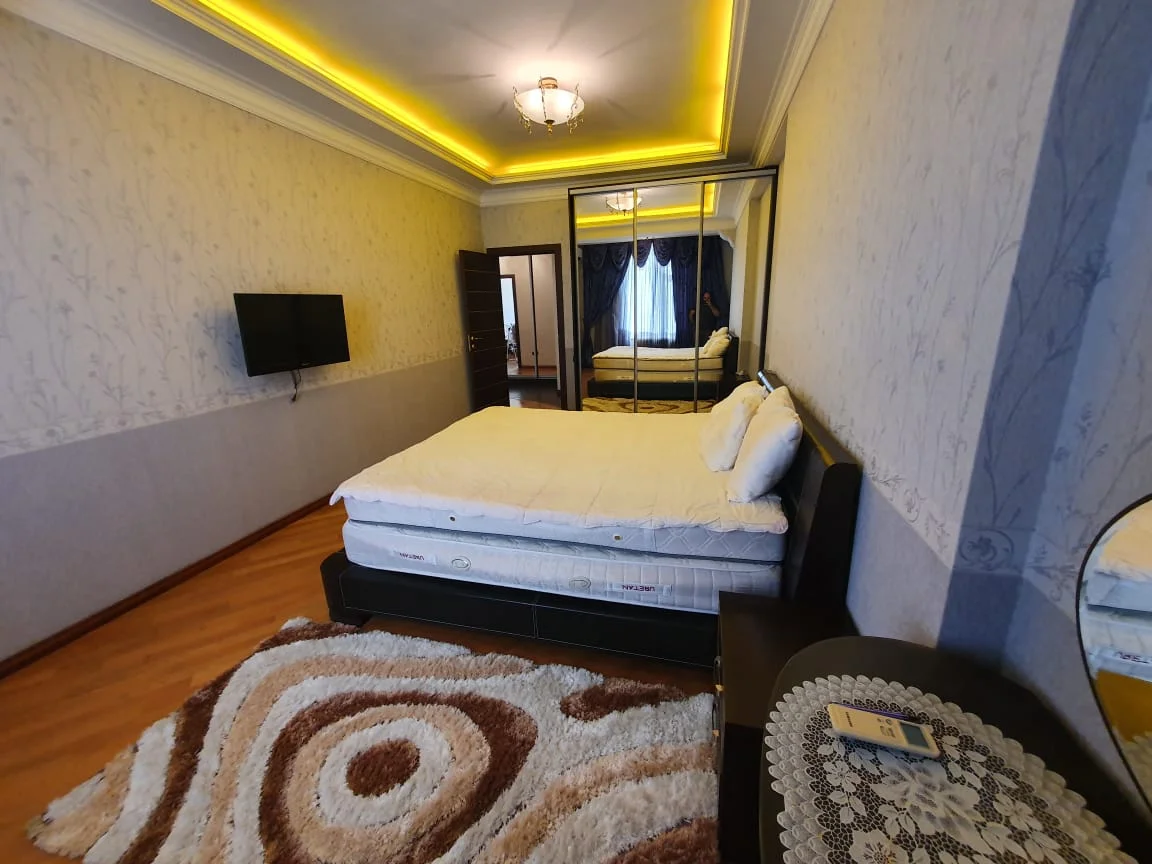 Kirayə 2 otaqlı Mənzil 120 m² Nəsimi r.