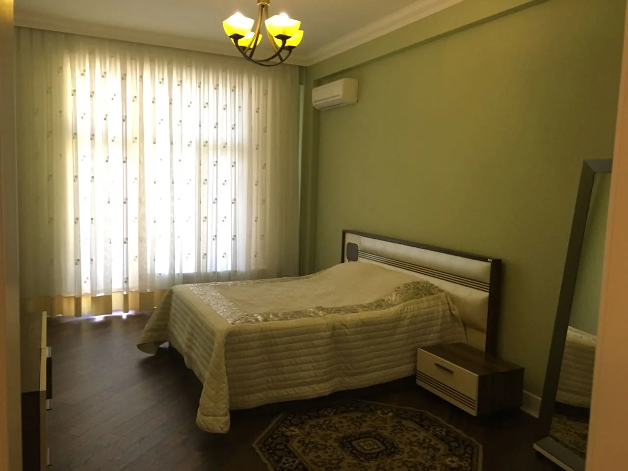 Kirayə 3 otaqlı Mənzil 165 m² Nəsimi r.