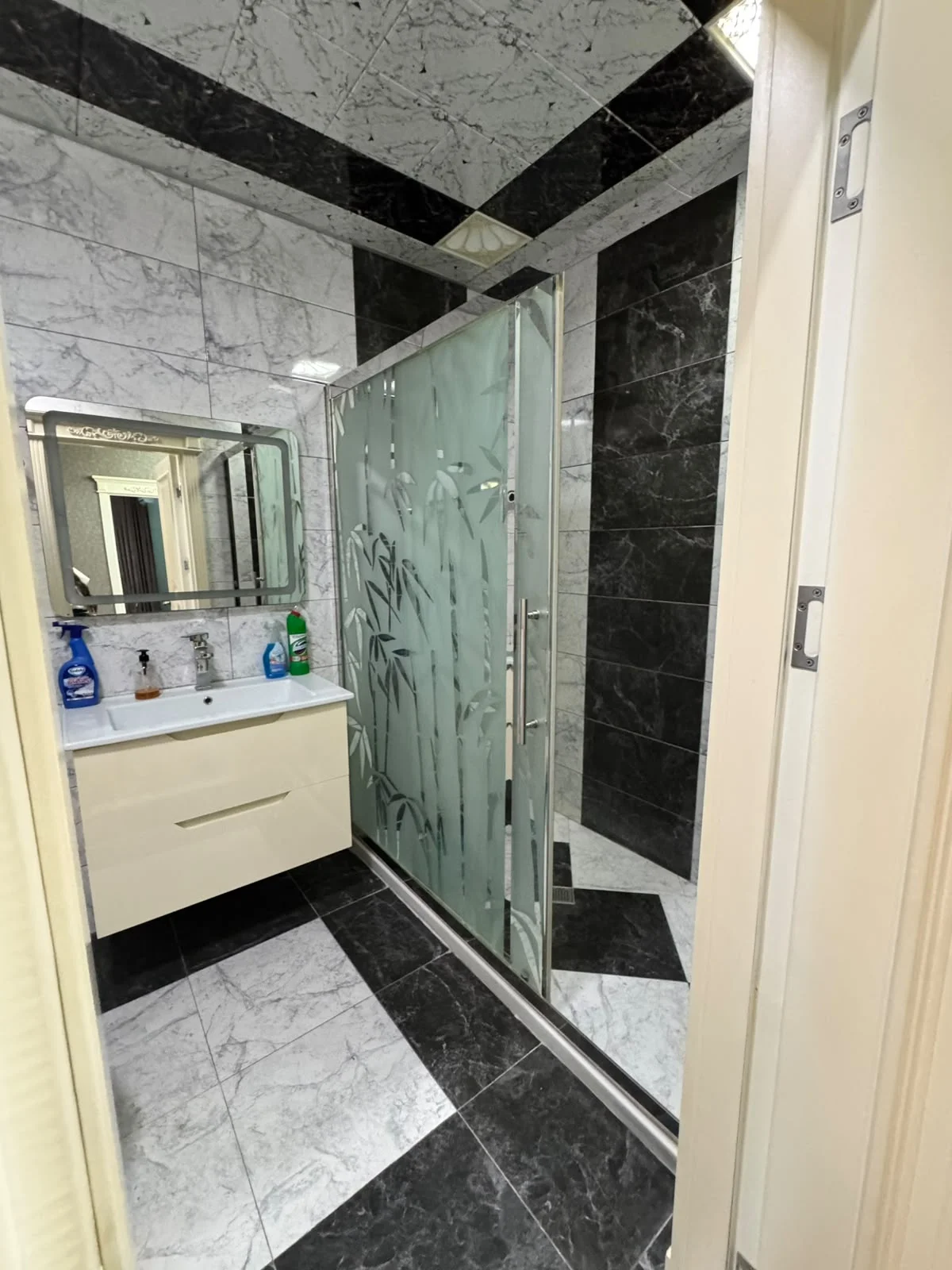 Kirayə 3 otaqlı Mənzil 103 m² Yasamal r. Elmlər Akademiyası m. – şəkil 11