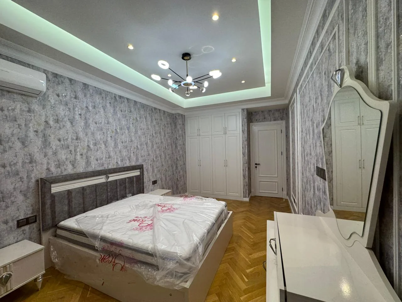 Kirayə 2 otaqlı Mənzil 91 m² Xətai r.