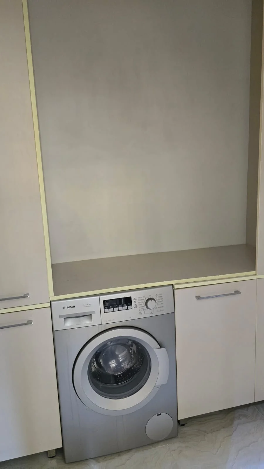 Kirayə 3 otaqlı Mənzil 132 m² Xətai r.