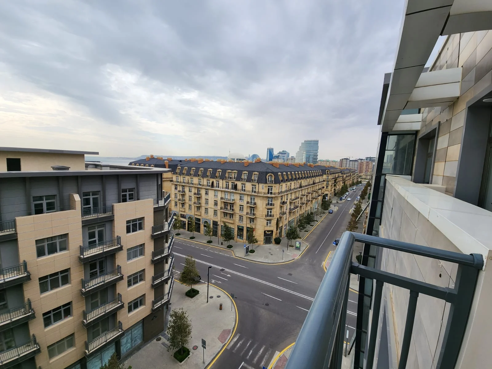 Kirayə 3 otaqlı Mənzil 145 m² Xətai r. Ağ şəhər q. – şəkil 17
