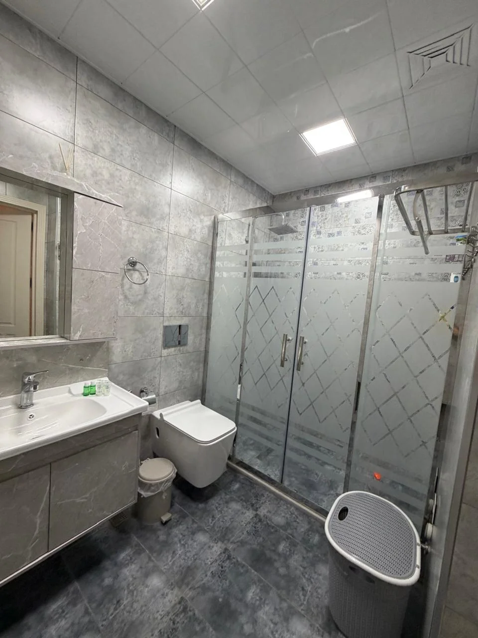 Kirayə 3 otaqlı Mənzil 110 m² Xətai r.