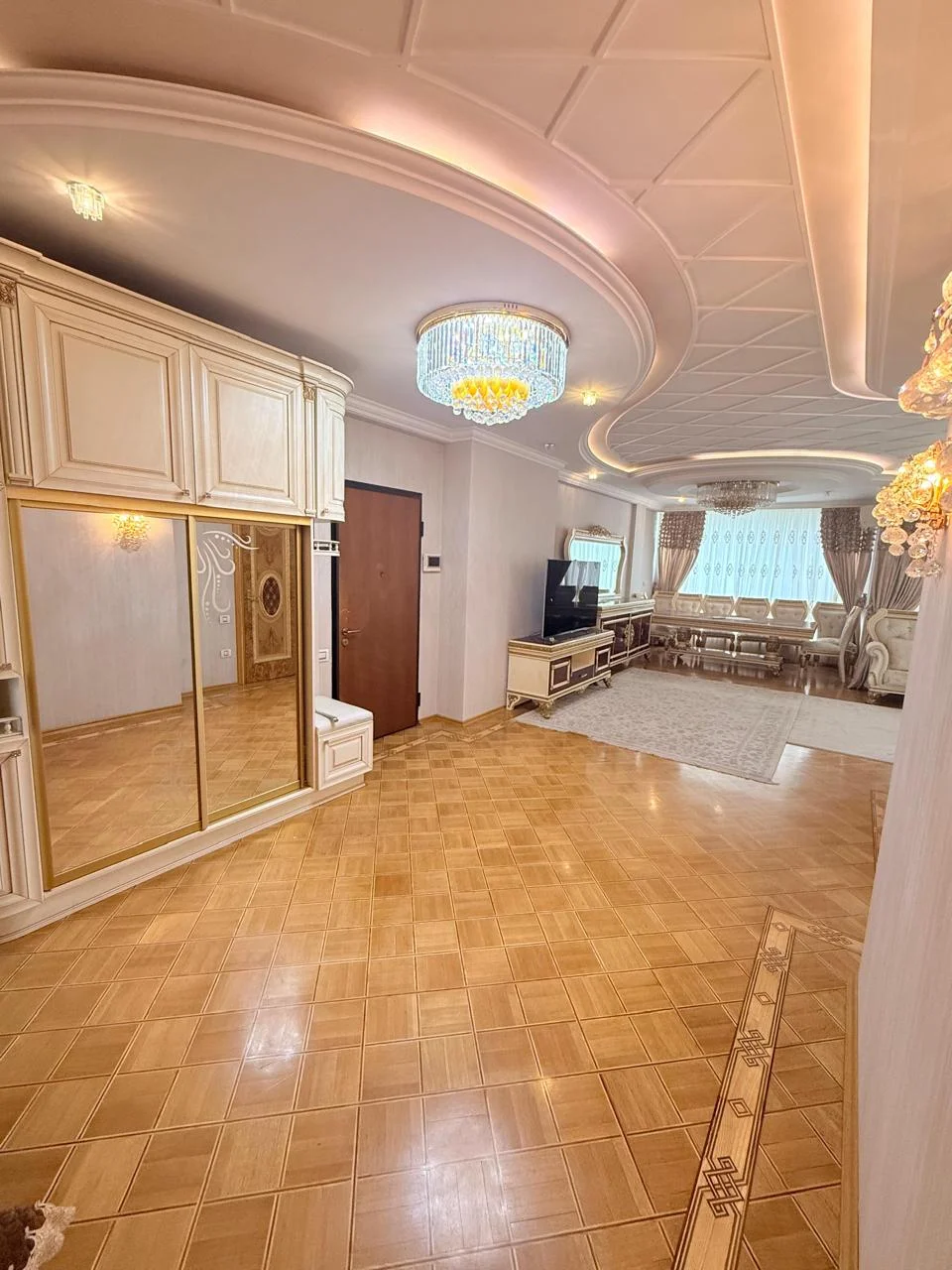 Kirayə 3 otaqlı Mənzil 137 m² Nərimanov r.