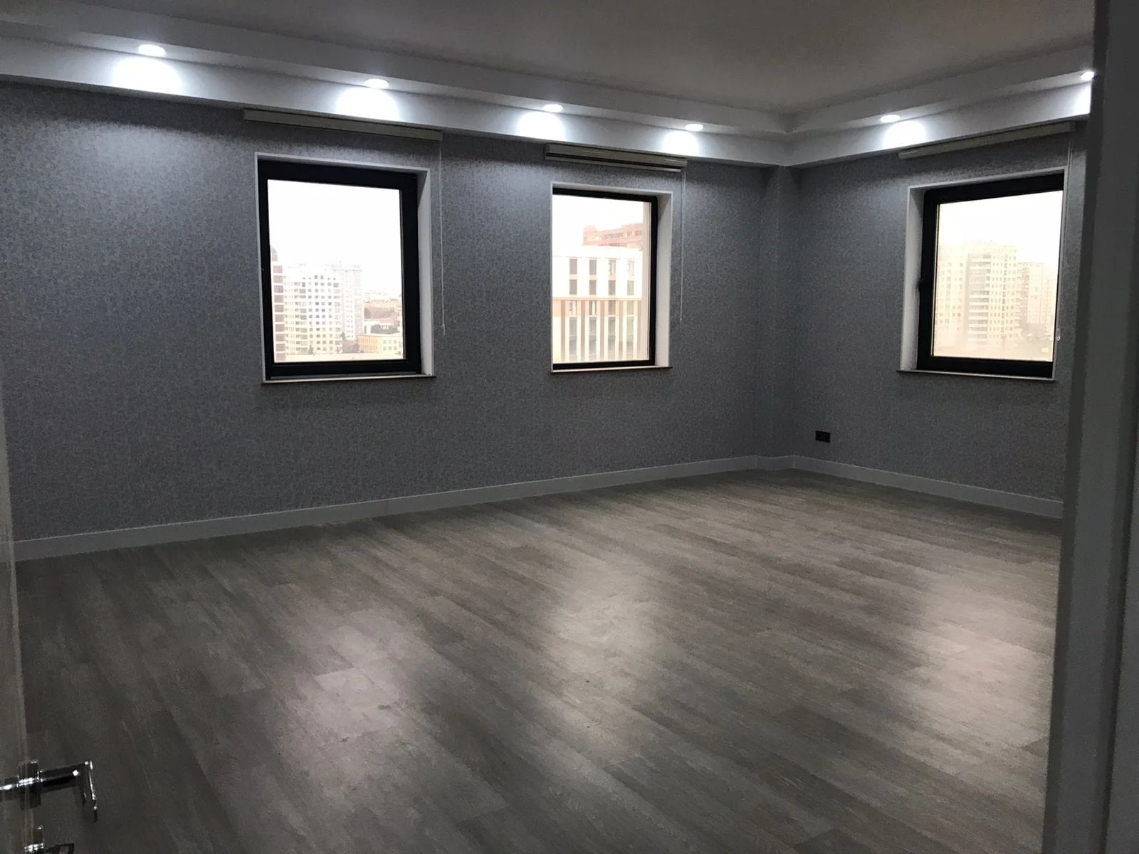Kirayə 5 otaqlı Ofis 250 m² Nərimanov r.
