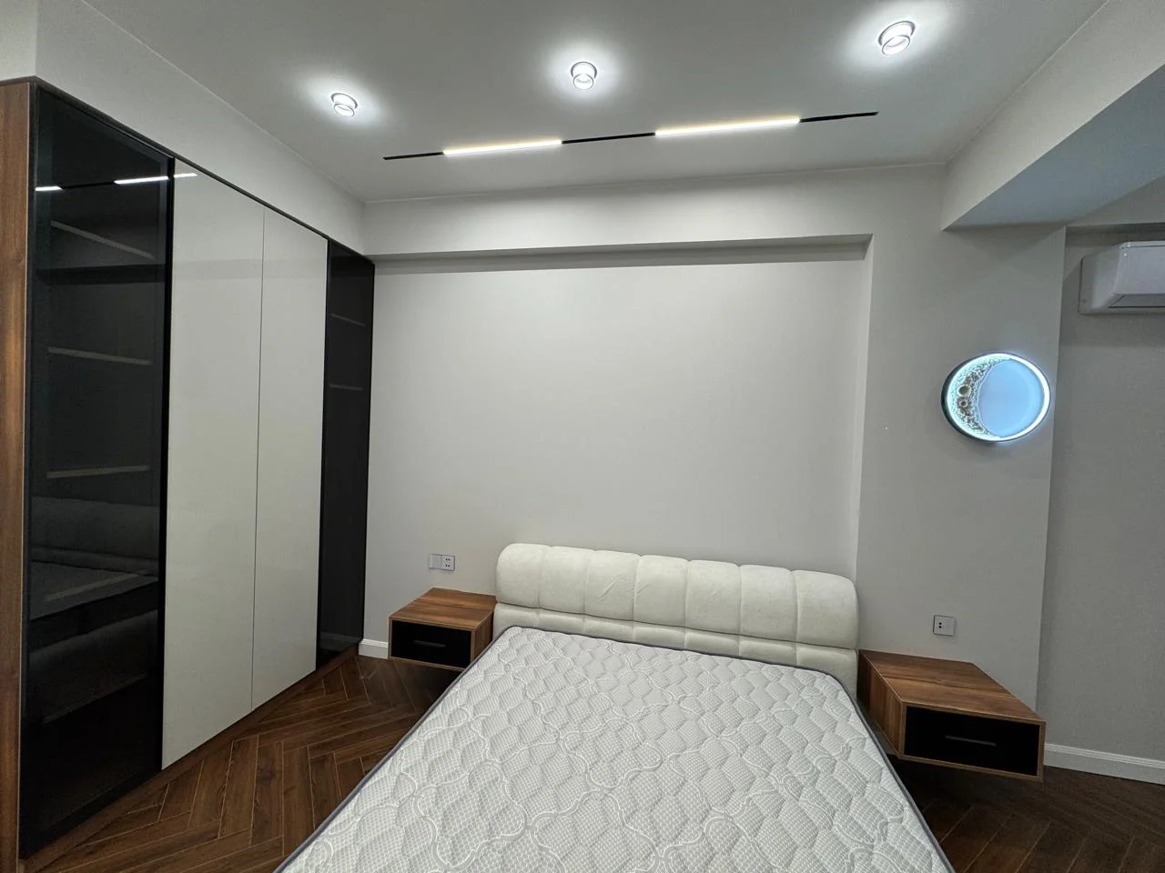 Kirayə 3 otaqlı Mənzil 140 m² Xətai r.