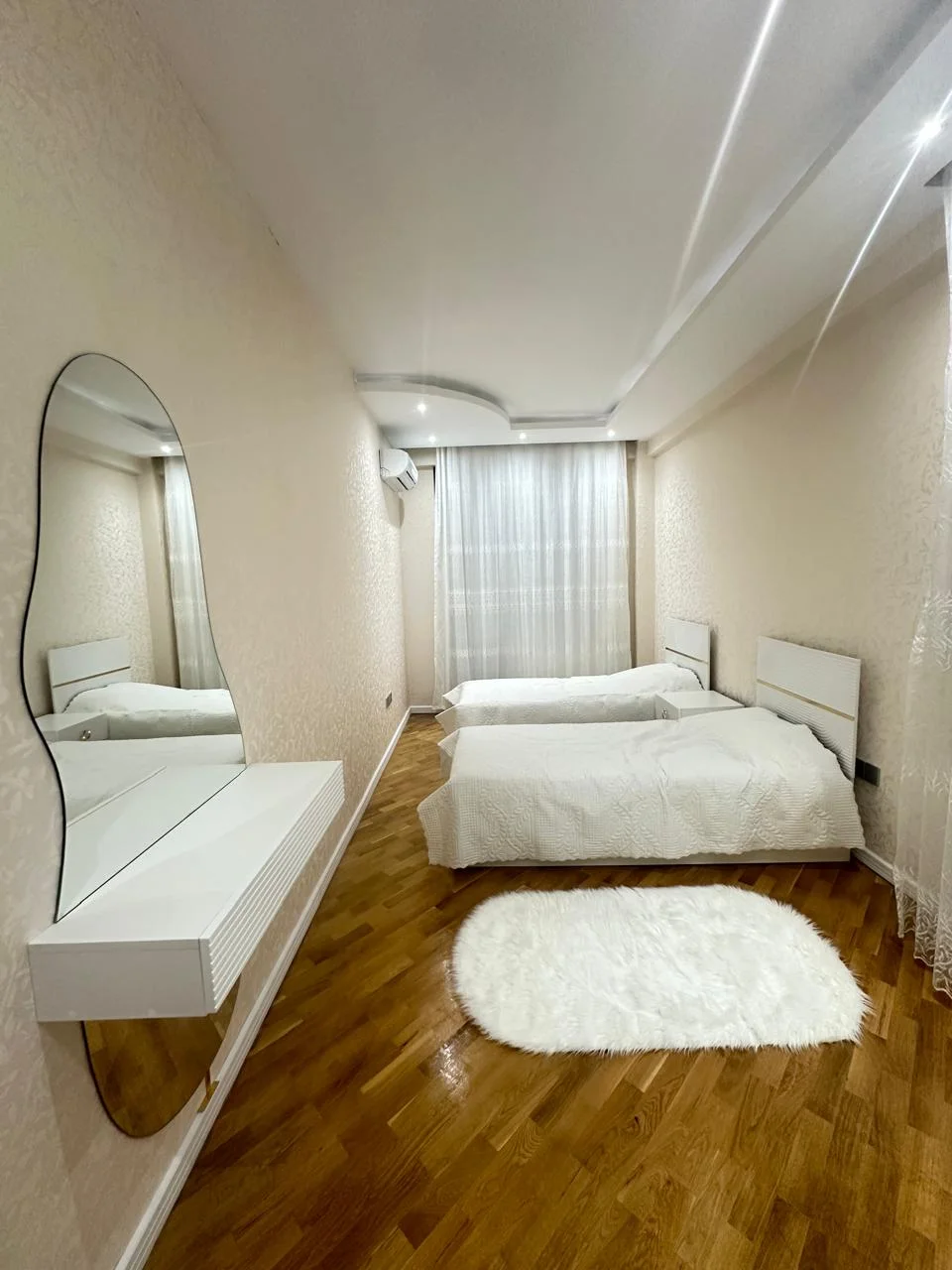 Kirayə 5 otaqlı Mənzil 250 m² Nəsimi r.