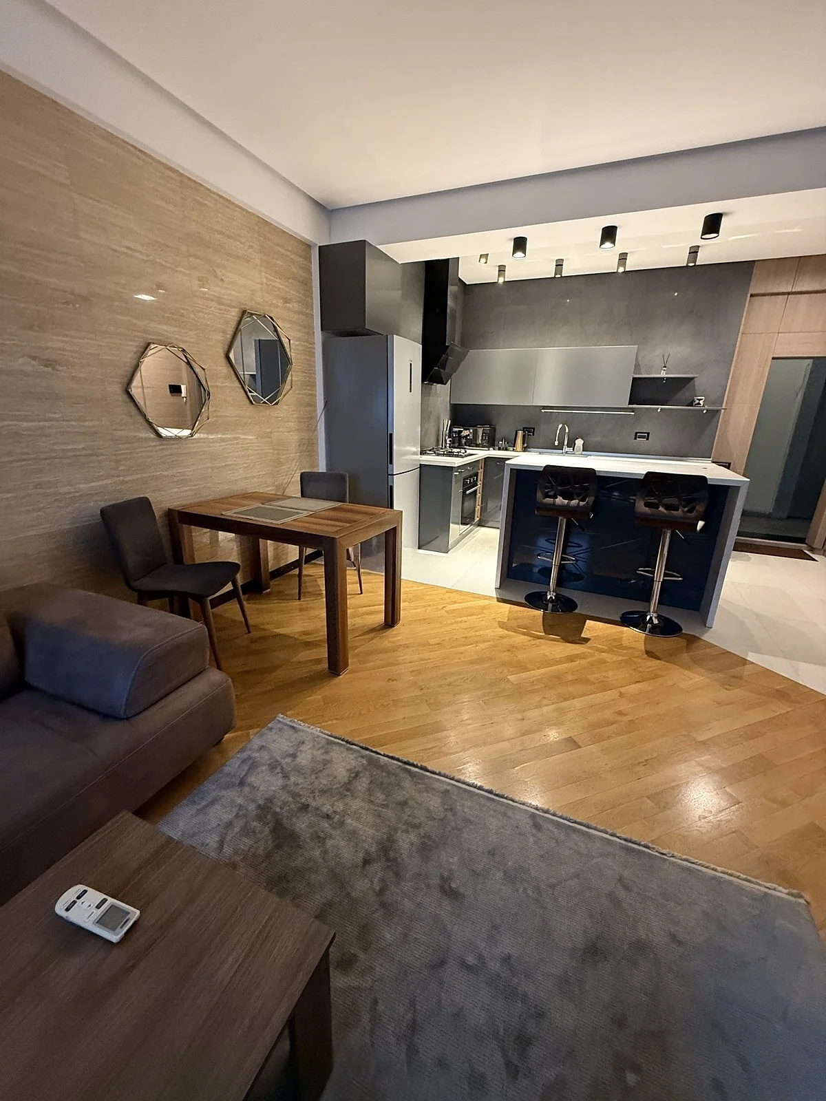 Kirayə 2 otaqlı Mənzil 65 m² Yasamal r. Nizami m. – şəkil 2