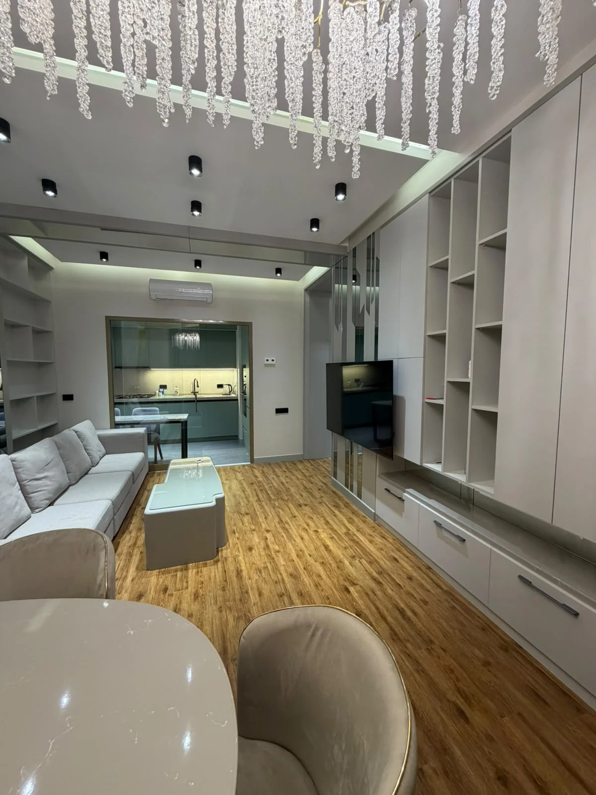 Kirayə 2 otaqlı Mənzil 70 m² Xətai r. Ağ şəhər q. Şah İsmayıl Xətai m. – şəkil 1
