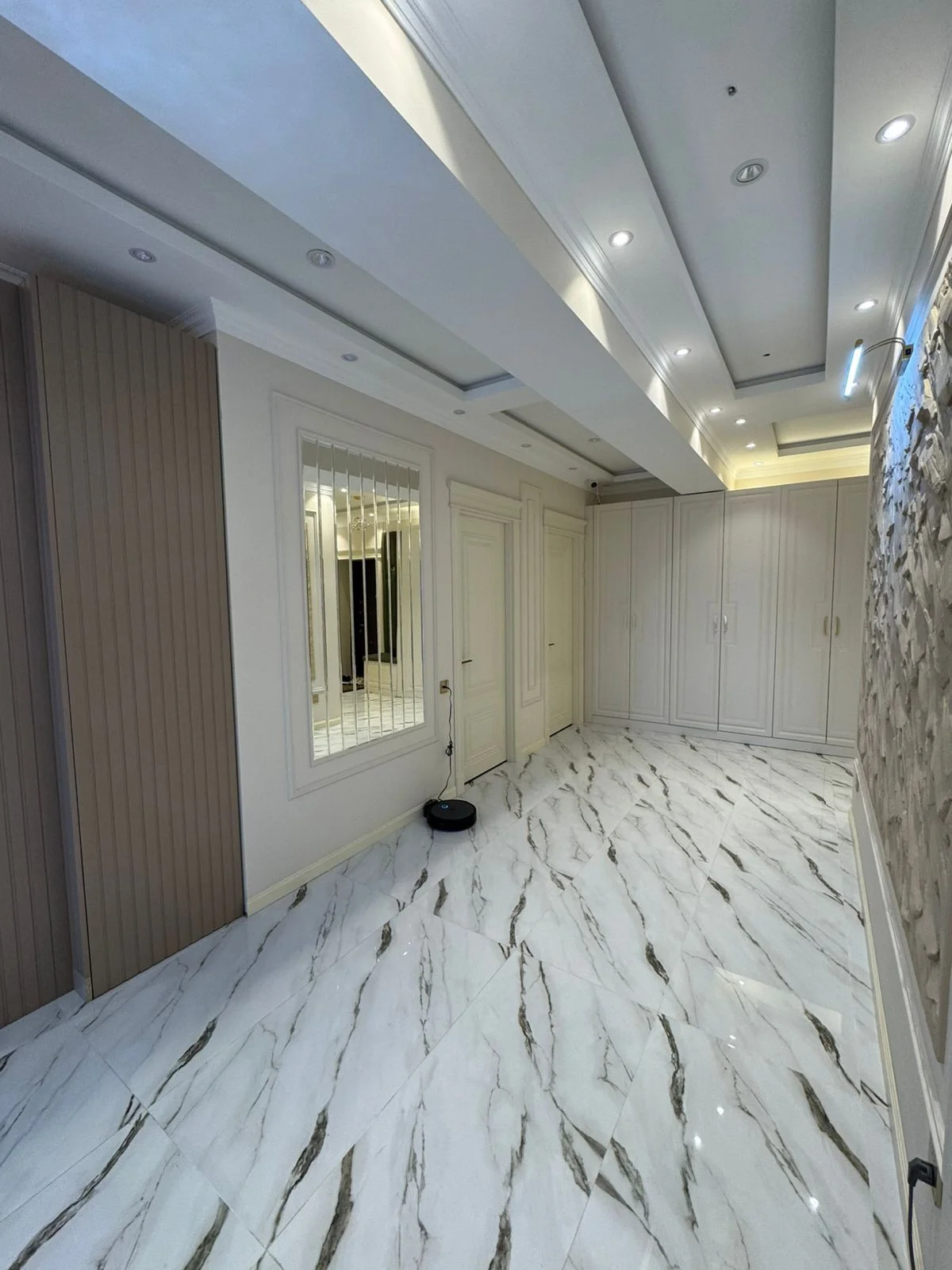 Kirayə 4 otaqlı Mənzil 140 m² Xətai r.