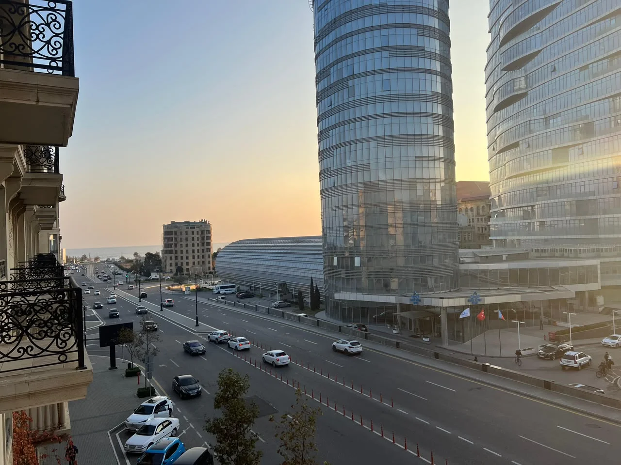 Kirayə 2 otaqlı Mənzil 110 m² Xətai r. Ağ şəhər q. – şəkil 17