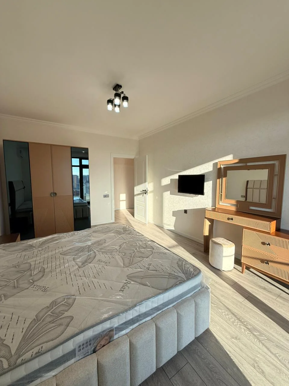 Kirayə 3 otaqlı Mənzil 146 m² Bakı – şəkil 2